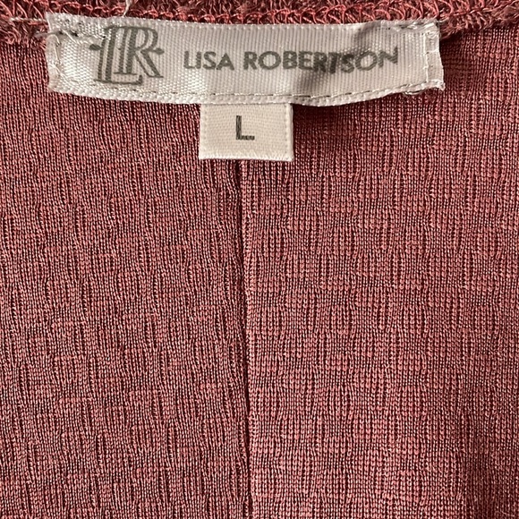 LISA ROBERTSON TOP - Picture 2 of 4